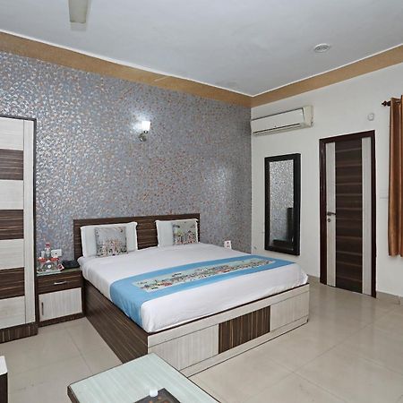 Hotel O Shanti Palace Agra  Exteriör bild